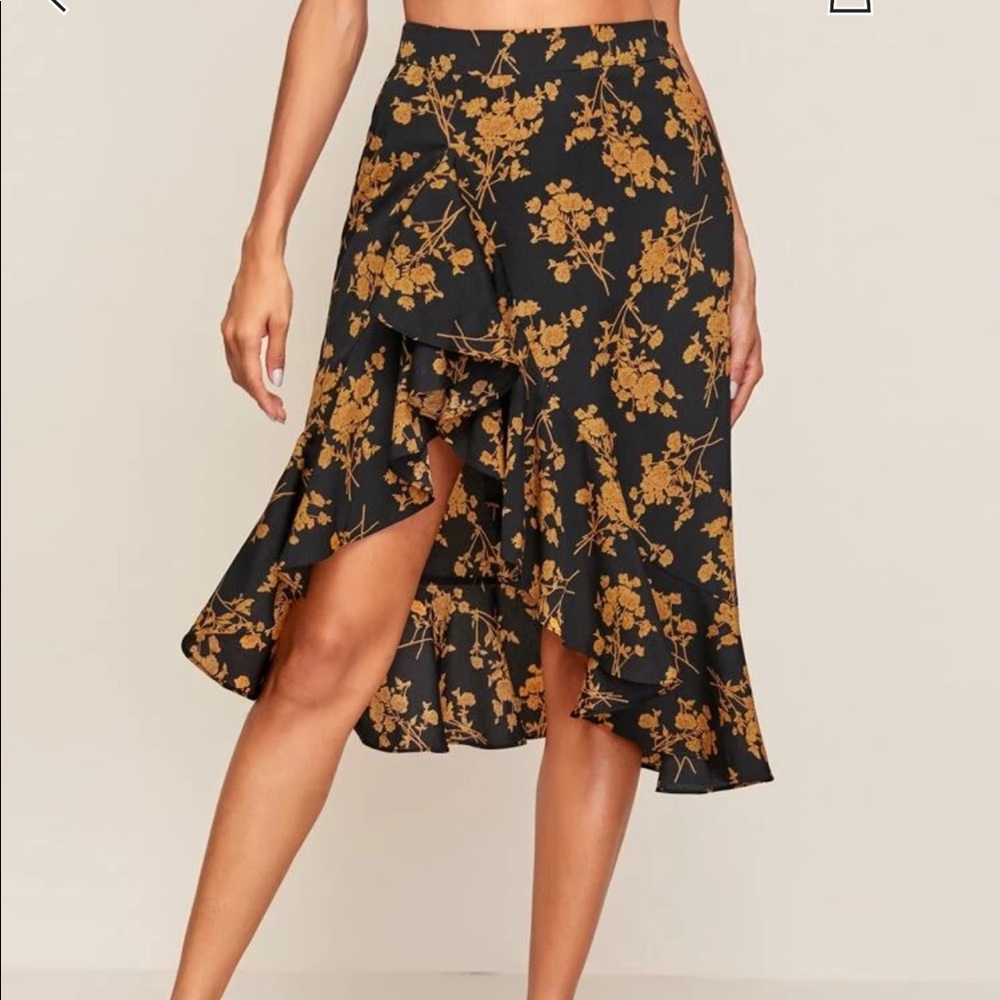 Ruffled hem floral skirt